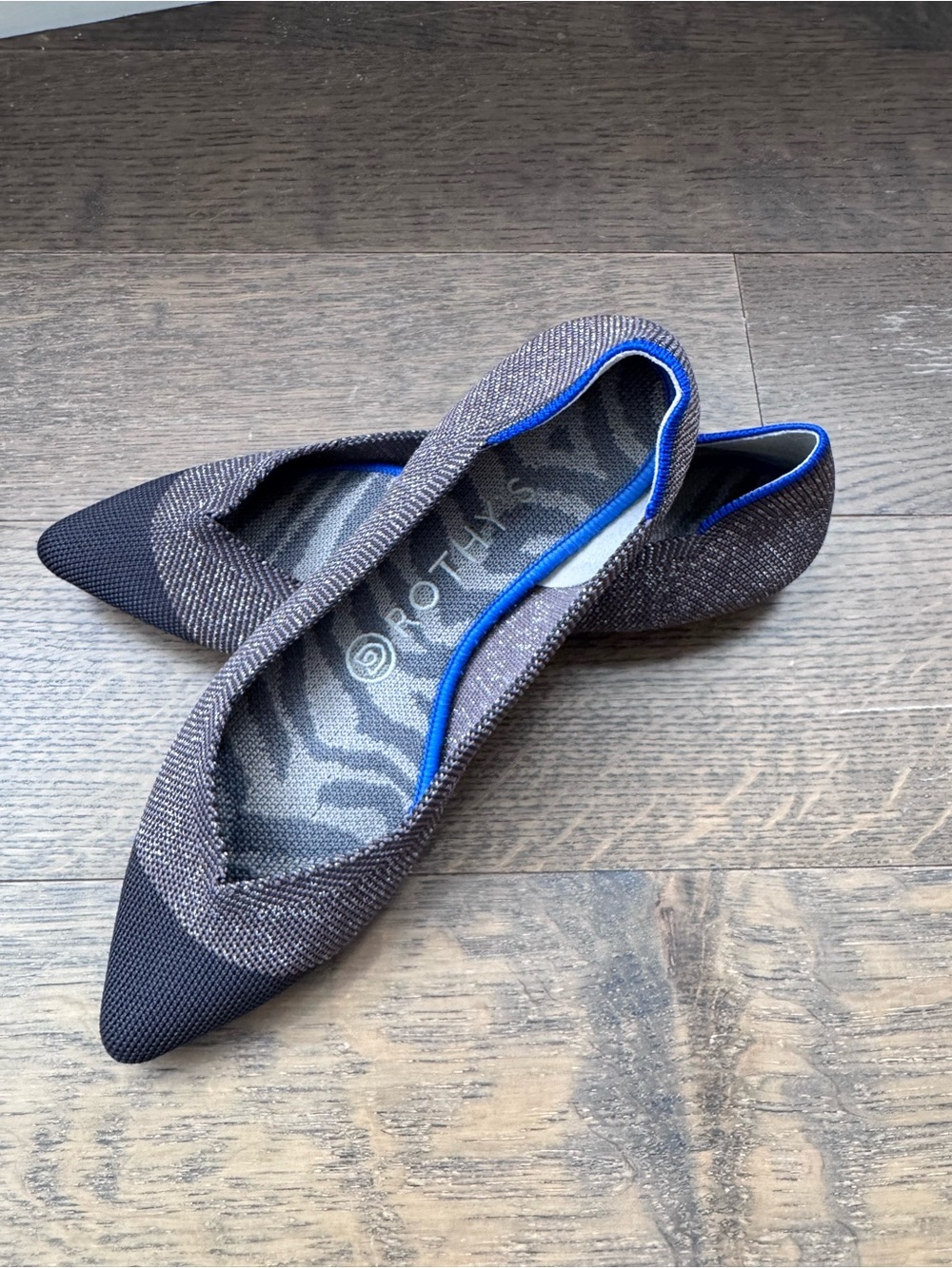 Rothy's Point Flat, Silver & Black captoe, 7 EUC